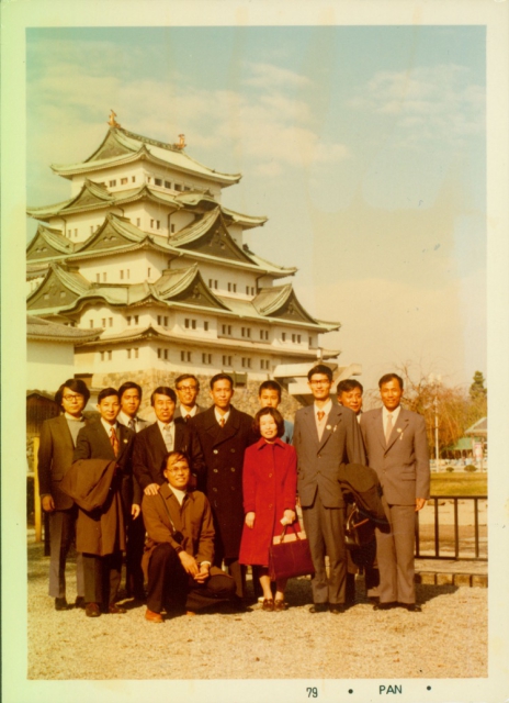 1978年中国科学院激光核聚变考察组成员在日本考察期间留念（提供者：强光实验室）